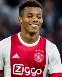  AC米兰锋线引援锁定法甲妖星，转会费达五千万  