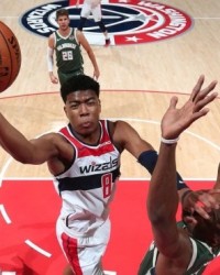  八村塁26分湖人险胜雷霆  