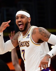  快船乔治复出首战砍下28+8+6  