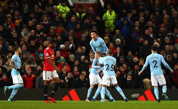  曼城连胜被终结积分差距缩小至五分  