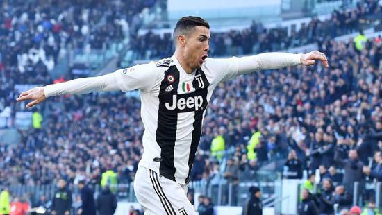  哈兰德冲击金靴，单季进球数逼近亨利纪录